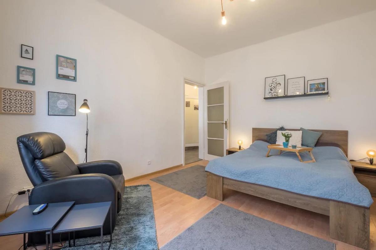 Apartment And Play - Foosball And Comfort *
